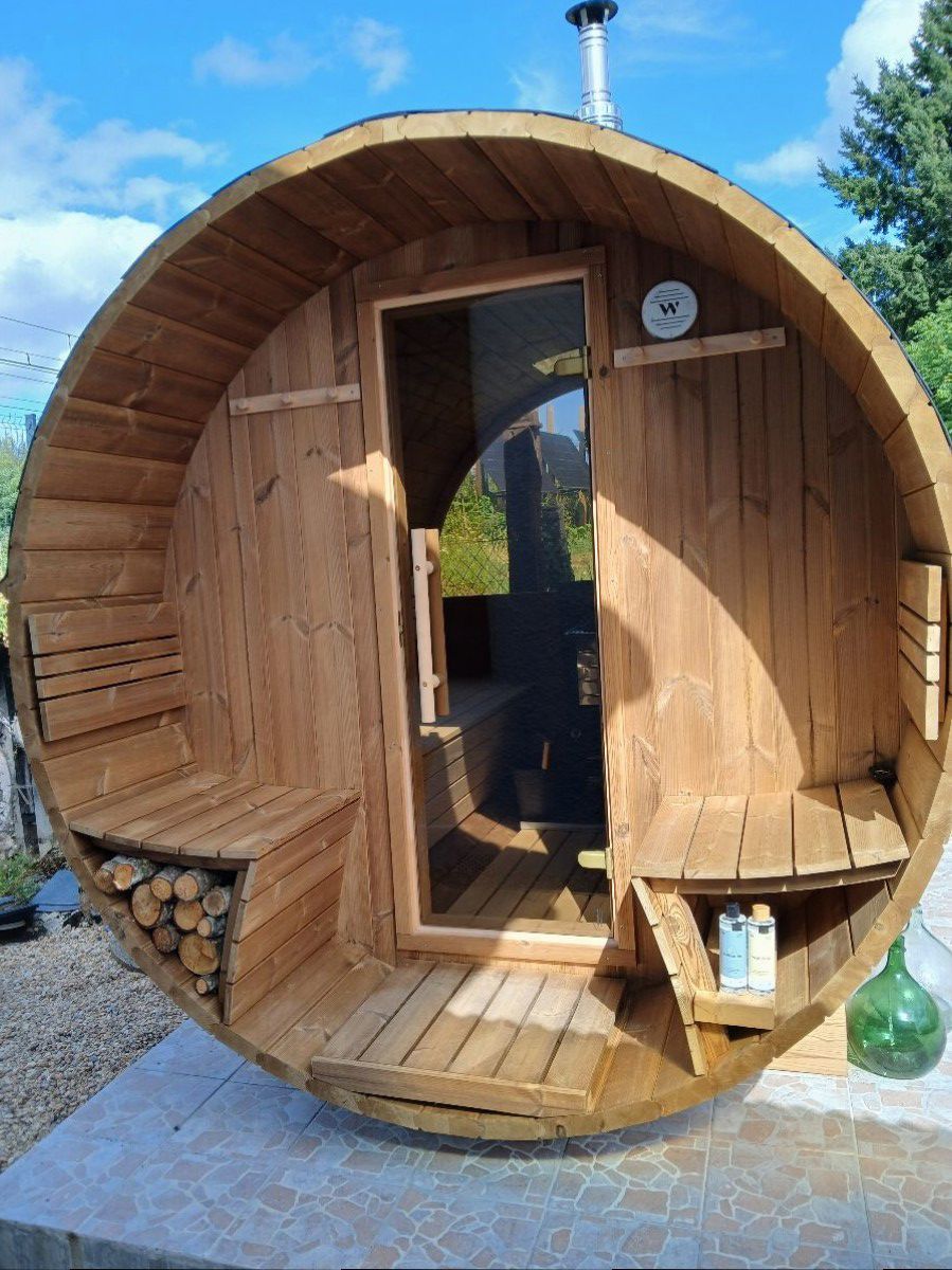 sauna en tonneau chauffé au bois sauna en tonneau chauffé au bois
