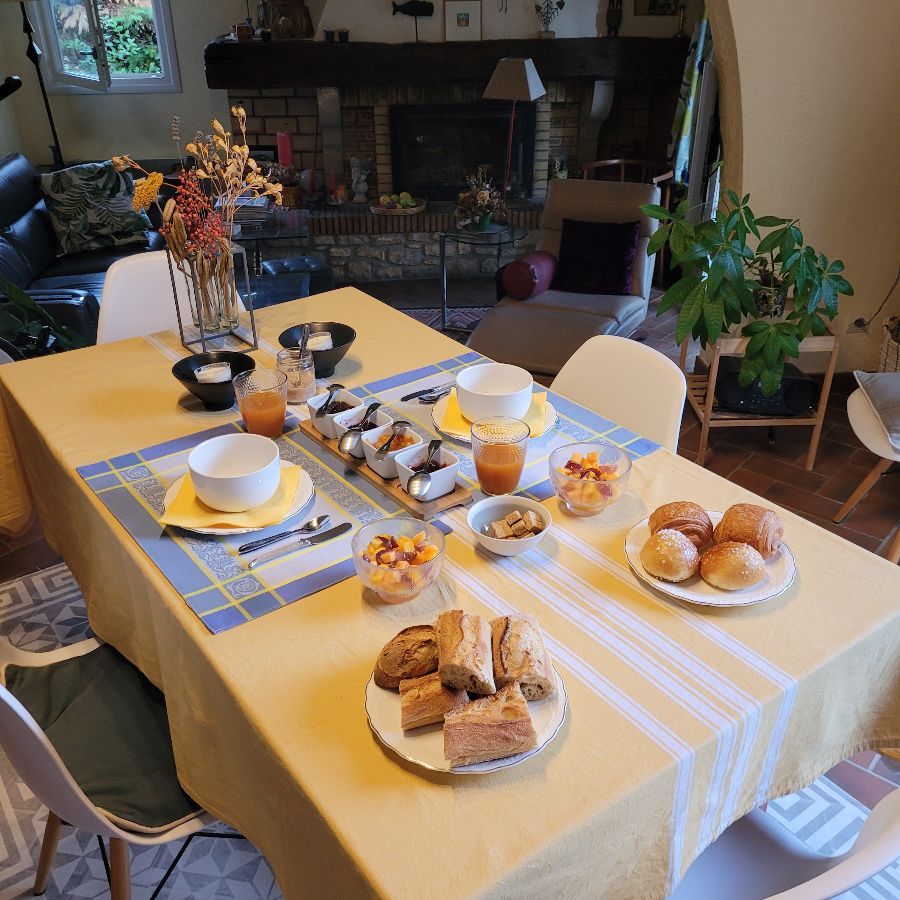 Petit-dejeuner Petit-dejeuner