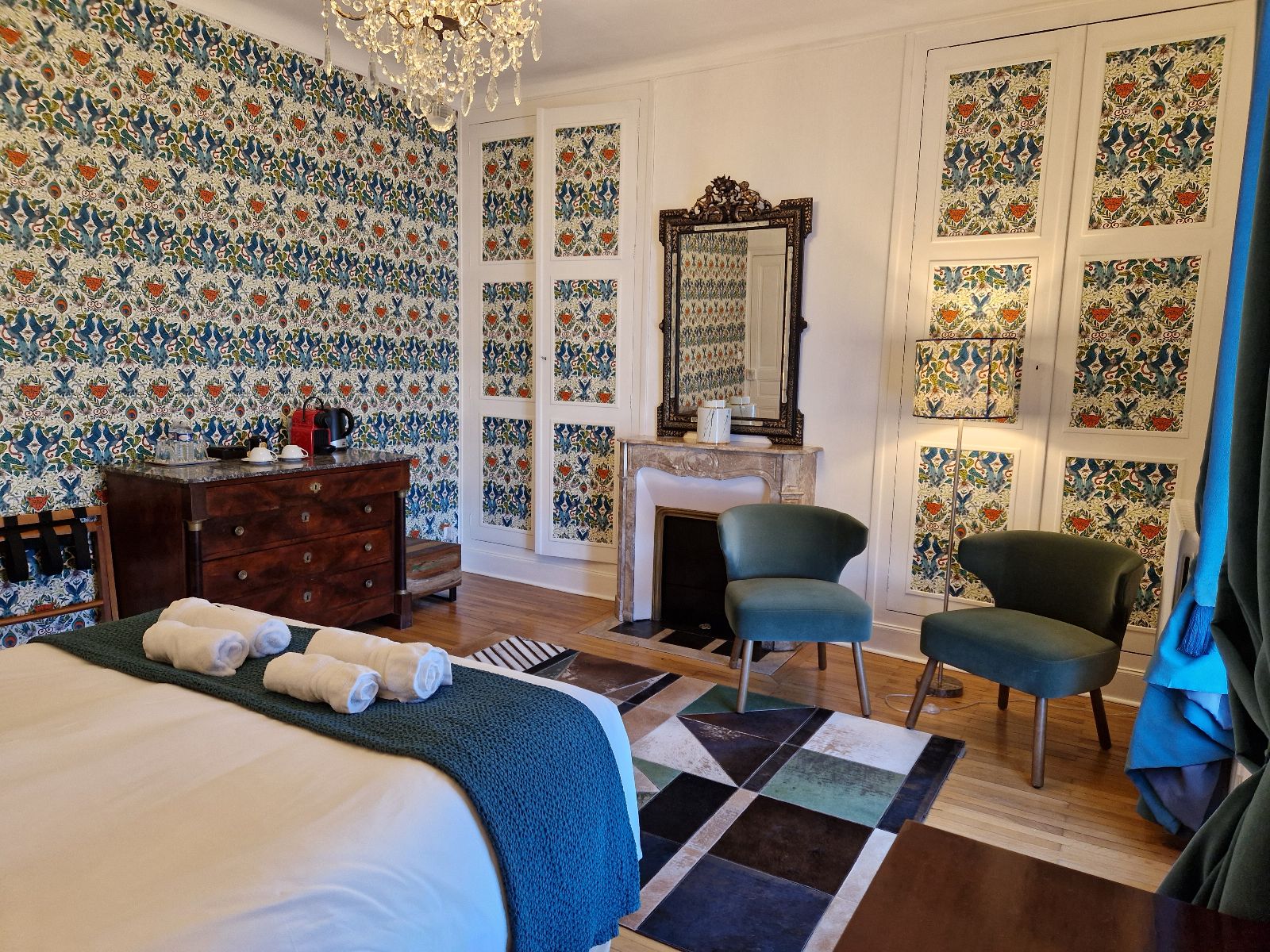 Le salon de la chambre panthère, de style Empire. Le salon de la chambre panthère, de style Empire.