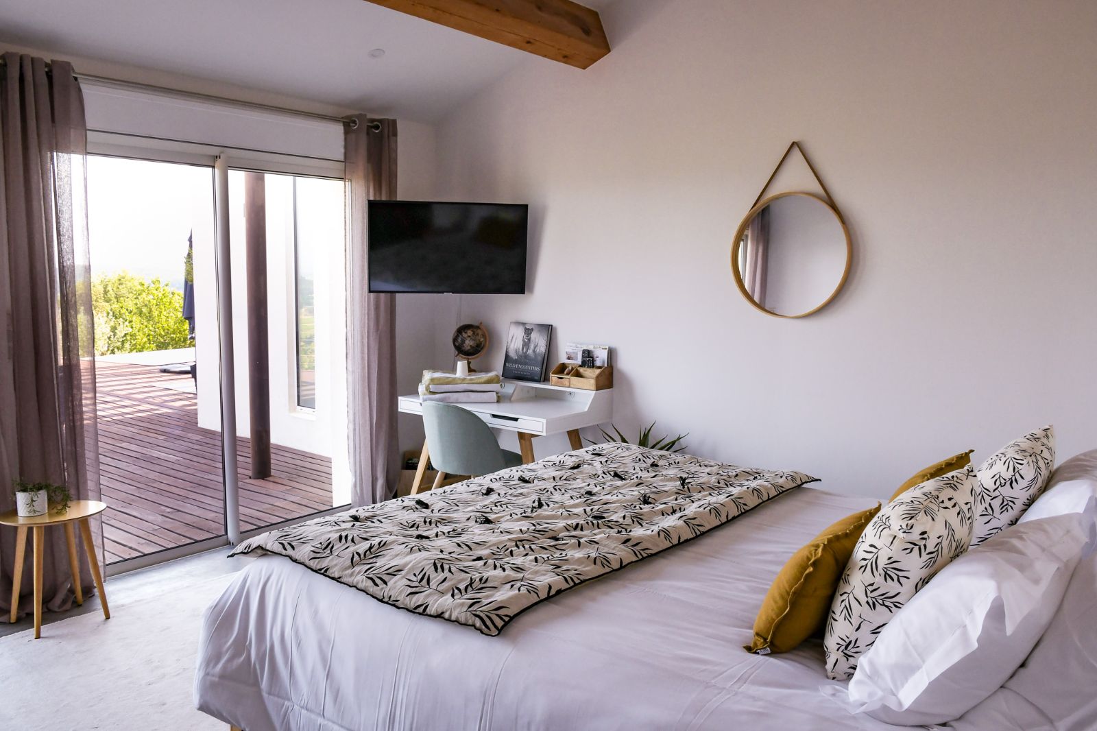 Chambre Masa�- Lit King size - Acc�s terrasse panoramique et piscine