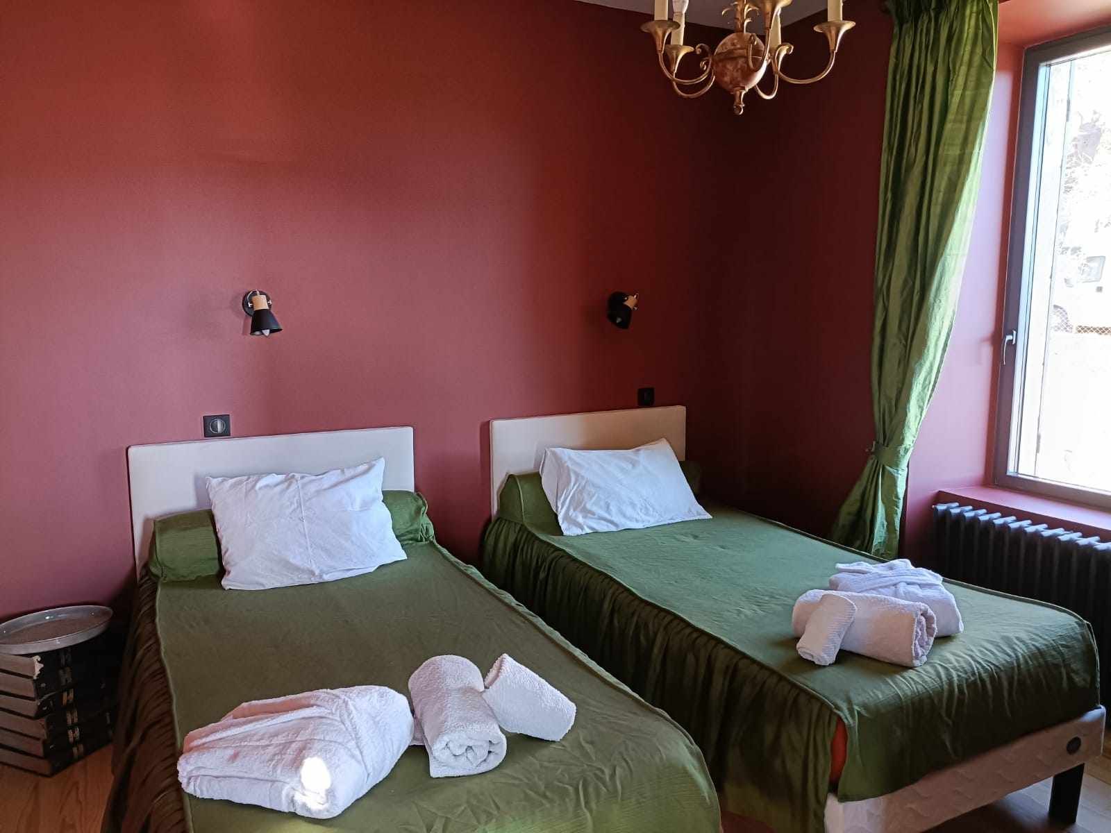 ''Ifestos'', votre chambre avec deux lits simples ''Ifestos'', votre chambre avec deux lits simples