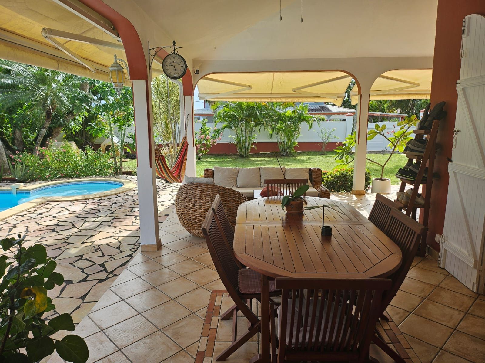 Le coin repas et dtente