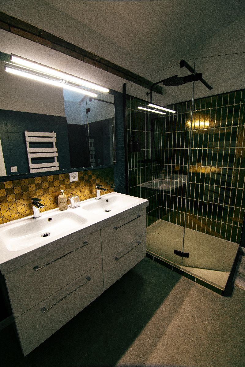 bathroom with a golden shower