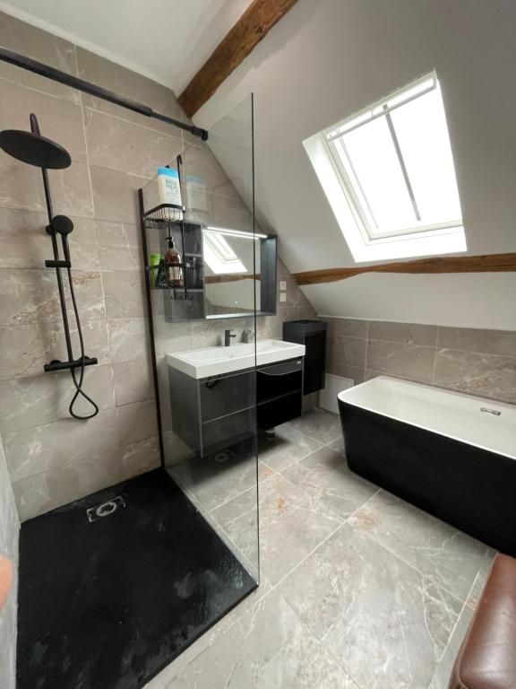 Salle de bains chambre Maud ou Tati