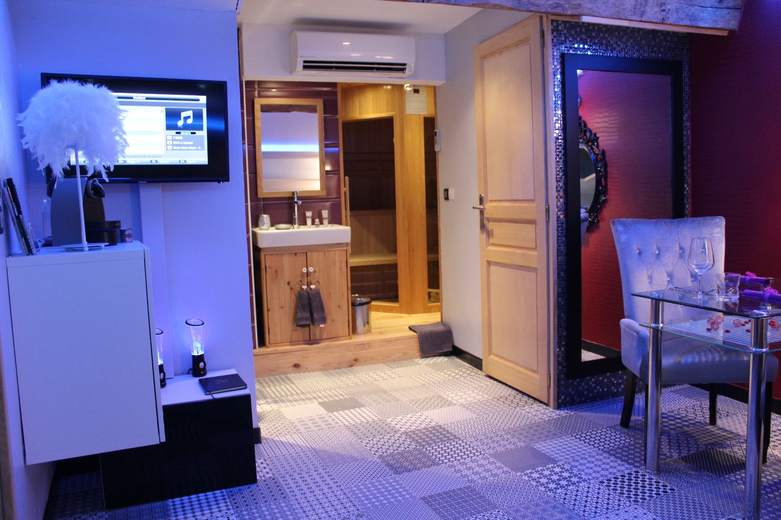 CHAMBRE ROUGE CHAMBRE ROUGE