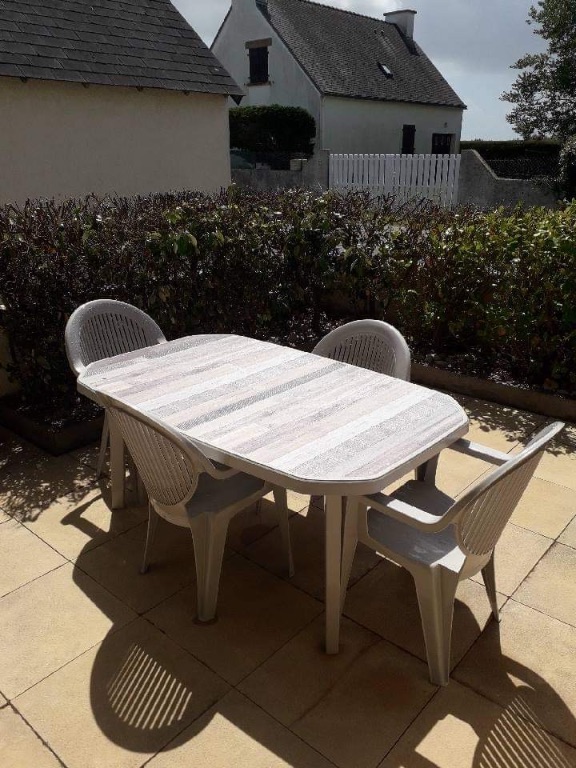 Coin repas extérieur sur terrasse plein sud Coin repas extérieur sur terrasse plein sud