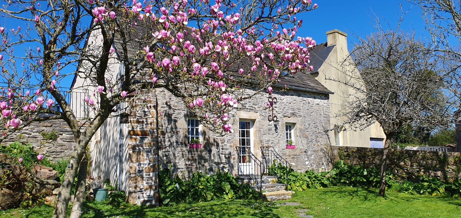 Penty traditionnel attenant au presbytère. Penty traditionnel attenant au presbytère.
