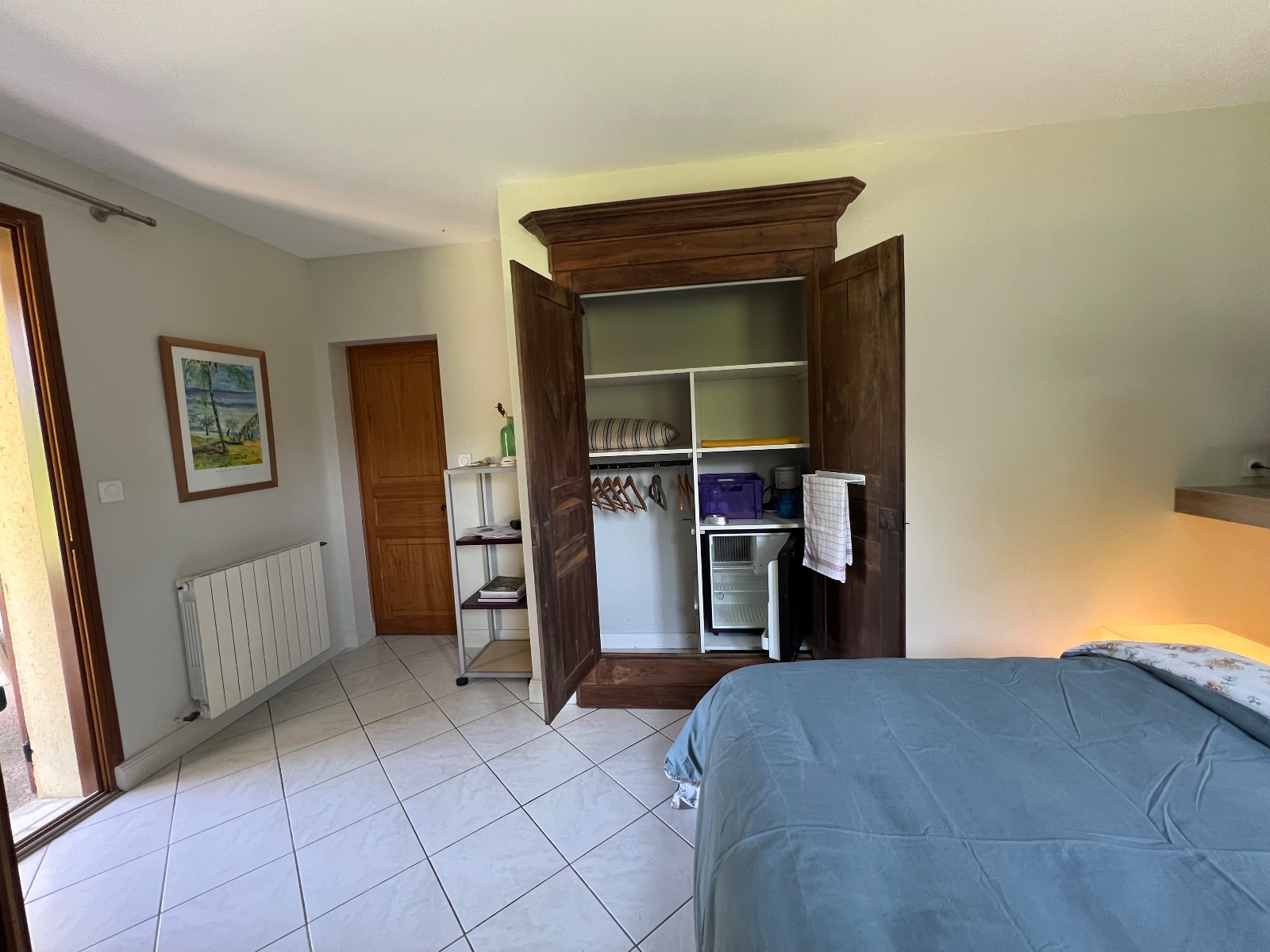 Armoire penderie avec réfrigérateur Armoire penderie avec réfrigérateur