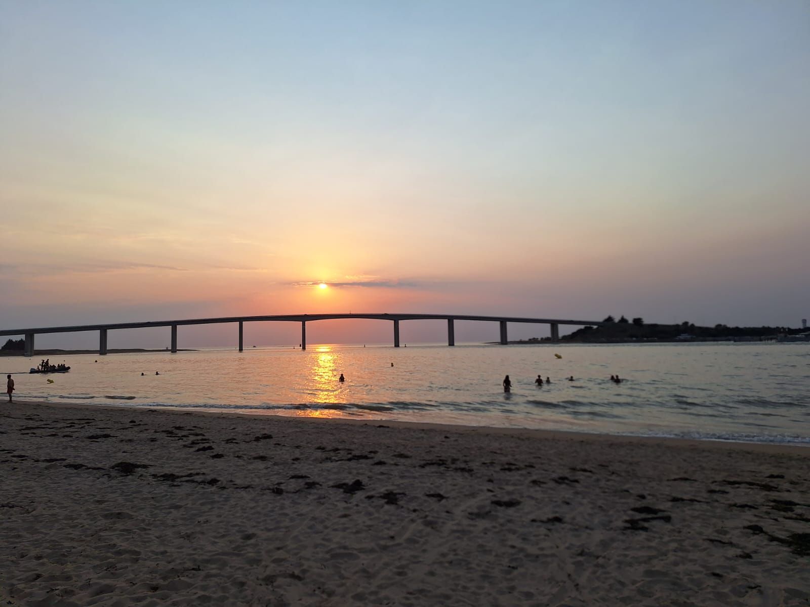 LA PLAGE A 50M LA PLAGE A 50M