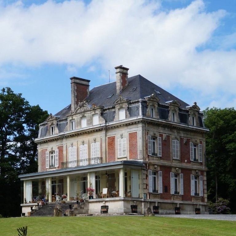 Chateau de Broyes Gay Guide Broyes BnB / Guesthouse Gay Sejour