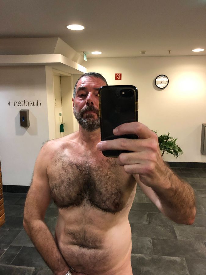 Gay naturist guestroom in Dusseldorf