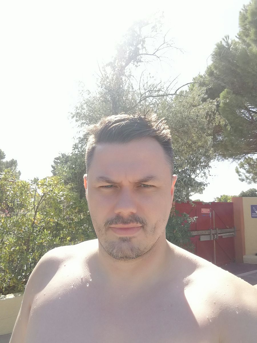 Esthticien pour hommes : massage, pilation et soins visage