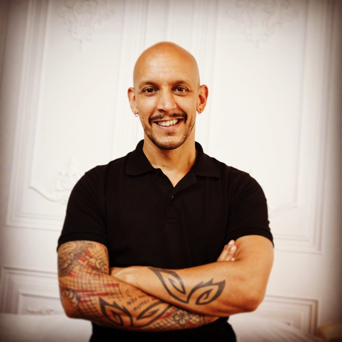 Tony Masseur - Relaxation massage by appointment  As a sports massage therapist and relaxation practitioner, I travel throughout Paris and the surrounding towns.