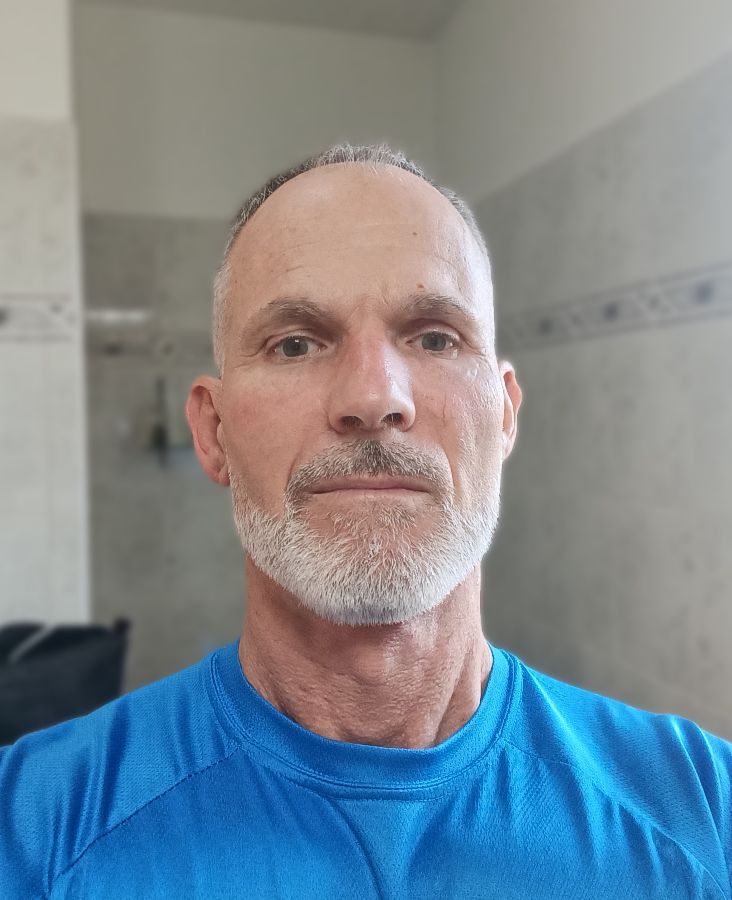 Maison Pat & Dan, chambre d'hôtes avec piscine naturiste 5 km au nord ouest de Lyon et location de la piscine naturiste en après-midi. Maison Pat & Dan, chambre d'hôtes avec piscine naturiste 5 km au nord ouest de Lyon et location de la piscine naturiste en après-midi.